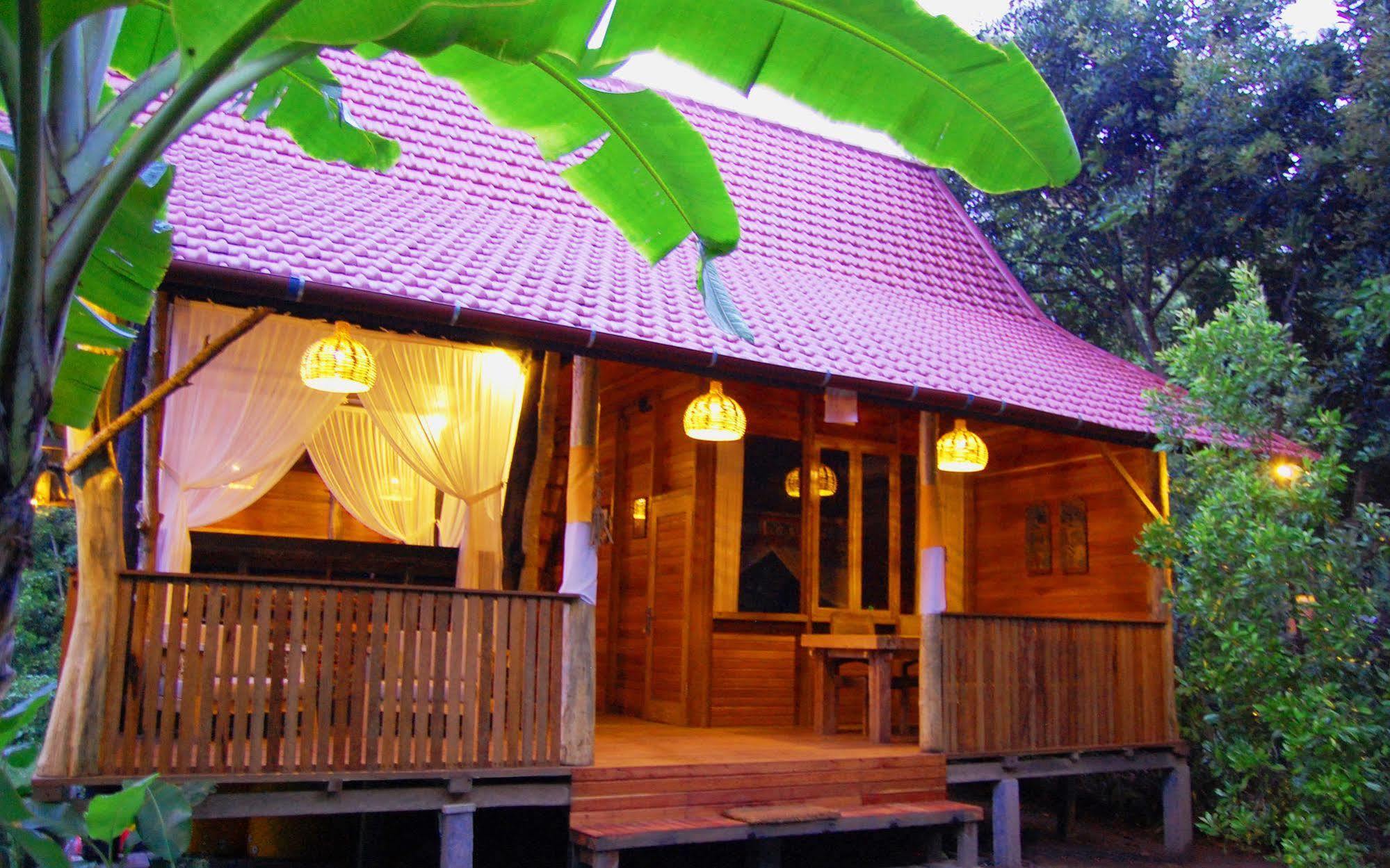 Indo Rumah Zengarden Buleleng  Bagian luar foto