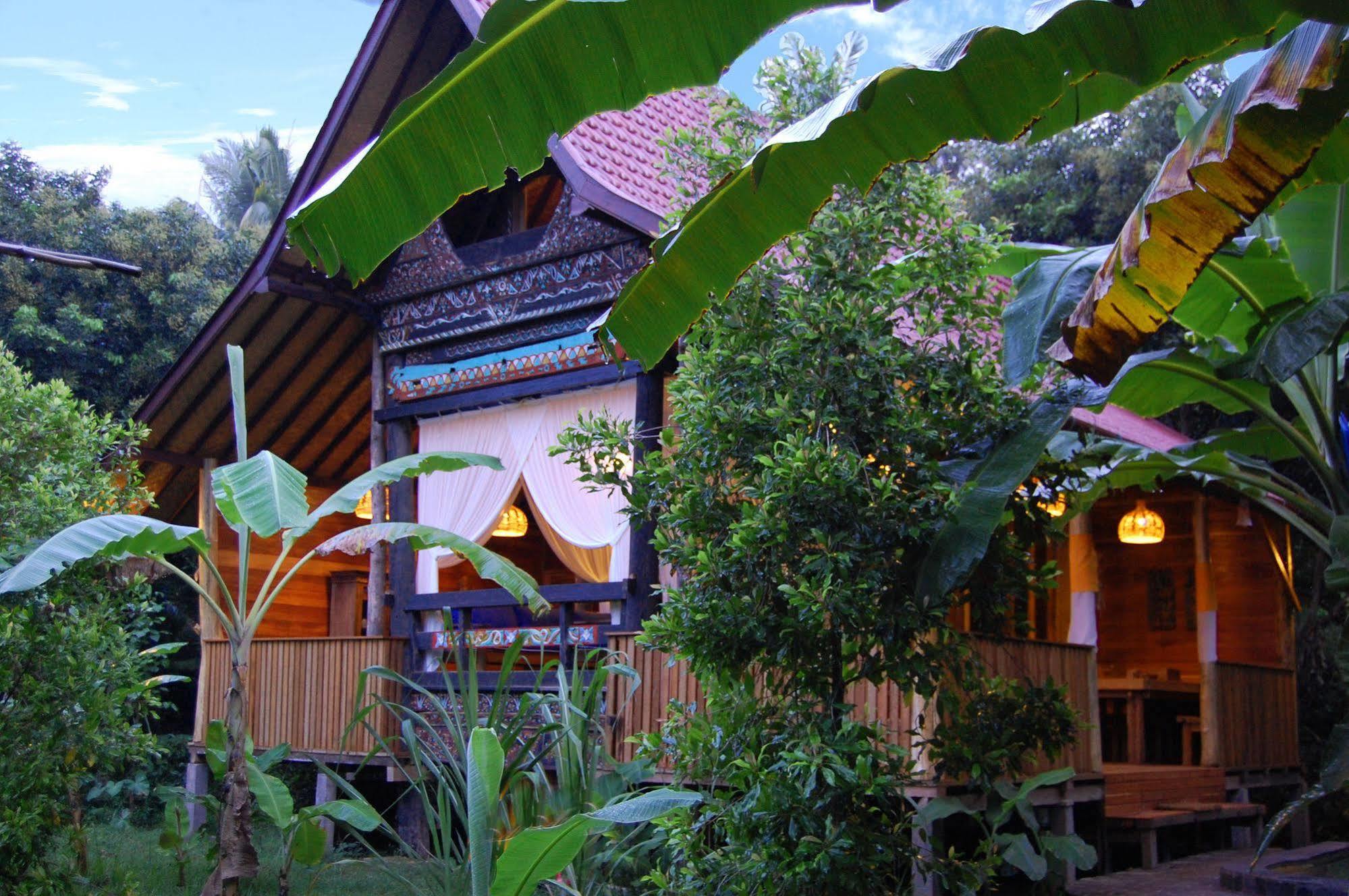 Indo Rumah Zengarden Buleleng  Bagian luar foto