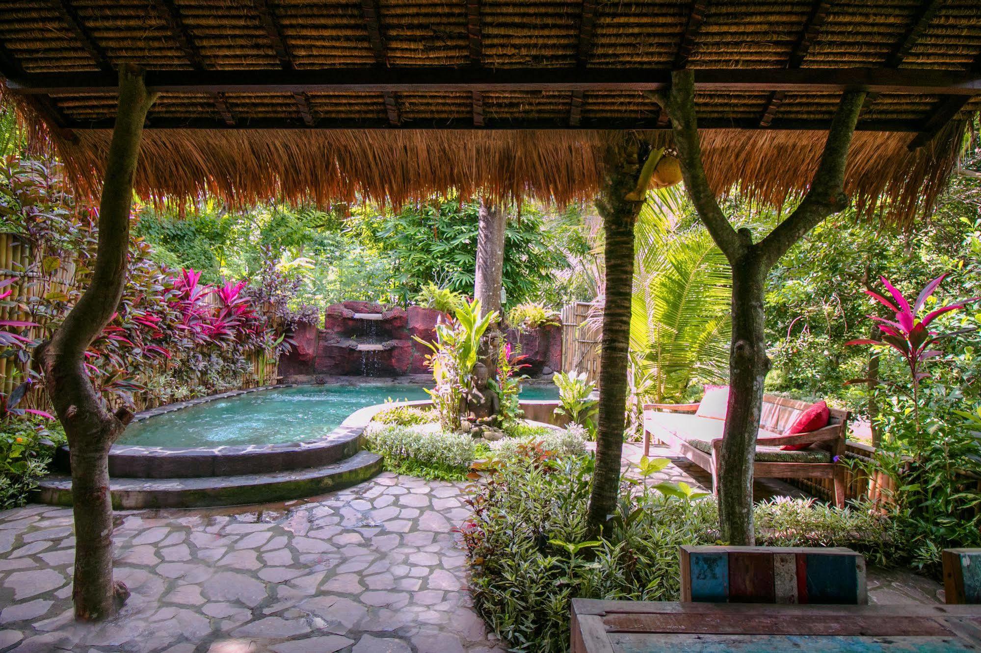 Indo Rumah Zengarden Buleleng  Bagian luar foto